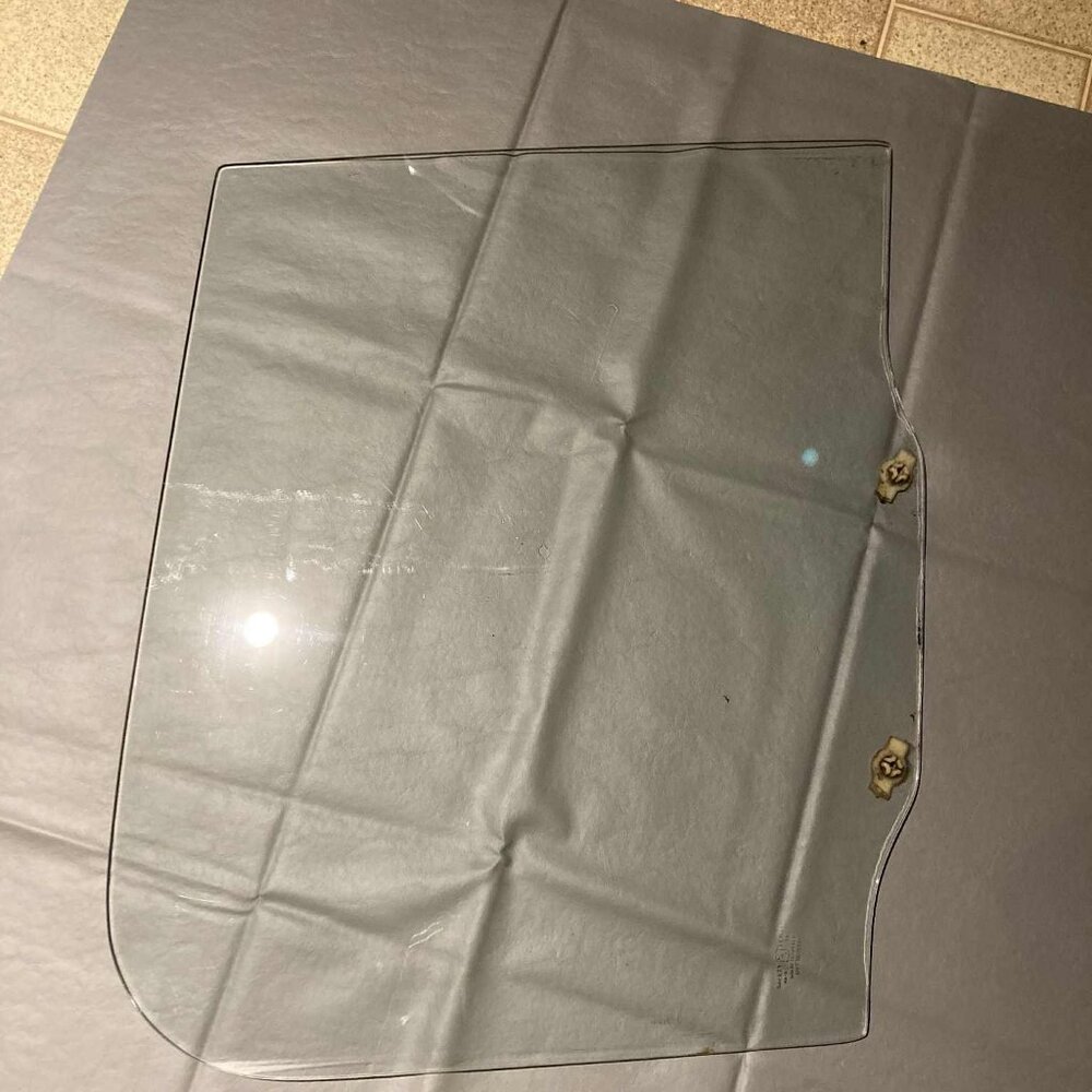 Jeep CJ7 YJ Window Glass Right / Passenger side 1976-95 CJ Wrangler